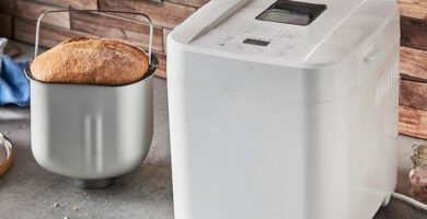 Panificadora Russell Hobbs 27260-56 en encimera de cocina