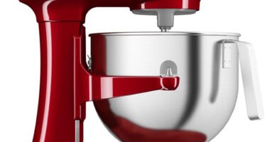Vista lateral de la amasadora KitchenAid HEAVY DUTY en color rojo intenso