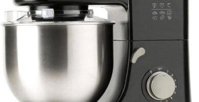 Batidora Amasadora Black and Decker BXKM1001E - imagen destacada con diseño robusto y profesional