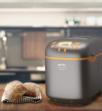Panificadora Imetec La Panetteria+Zeroglu en cocina moderna con panecillos recién hechos