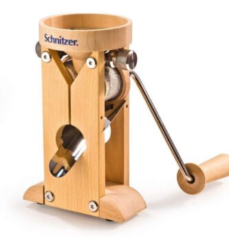 Molino de cereales Schnitzer Campo manual con estructura de madera y rodillos de acero